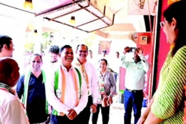 Captain presses sentiment button: Bats for Goa’s cabbies