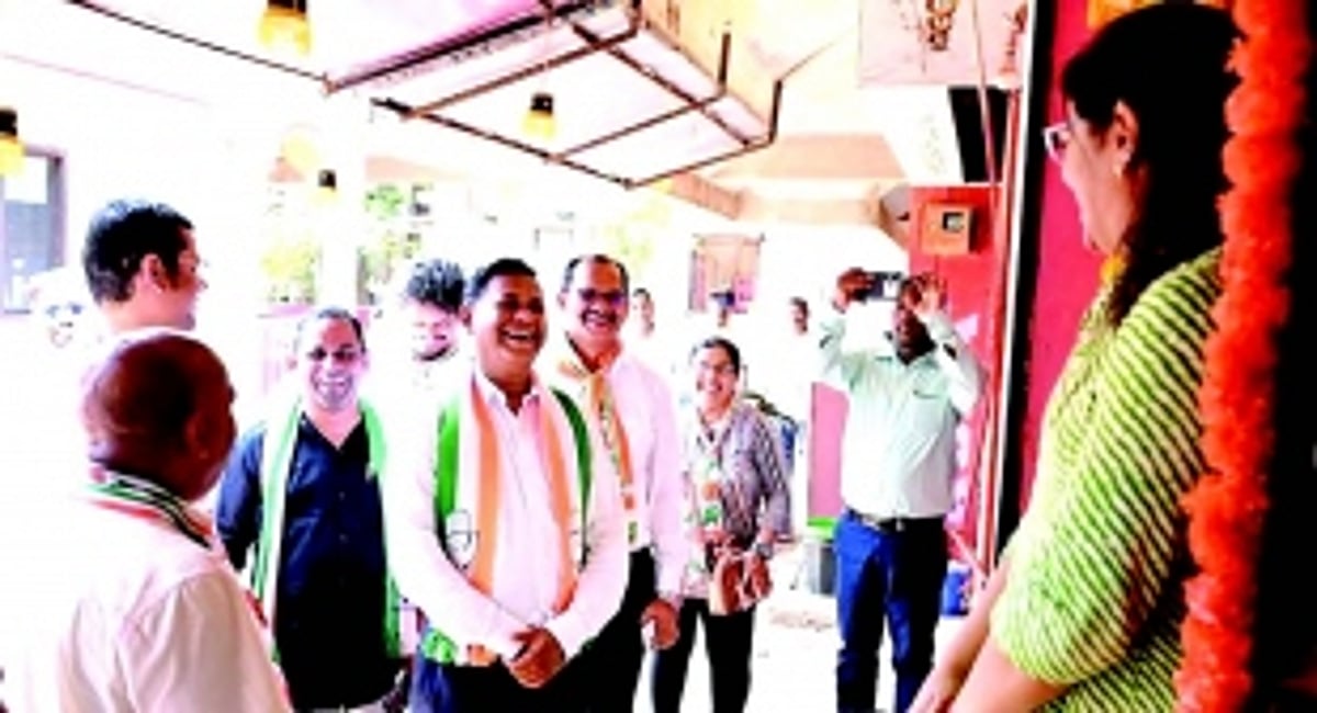 Captain presses sentiment button: Bats for Goa’s cabbies