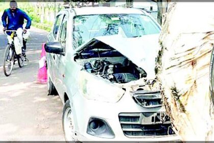 Car crashes into electricity cables