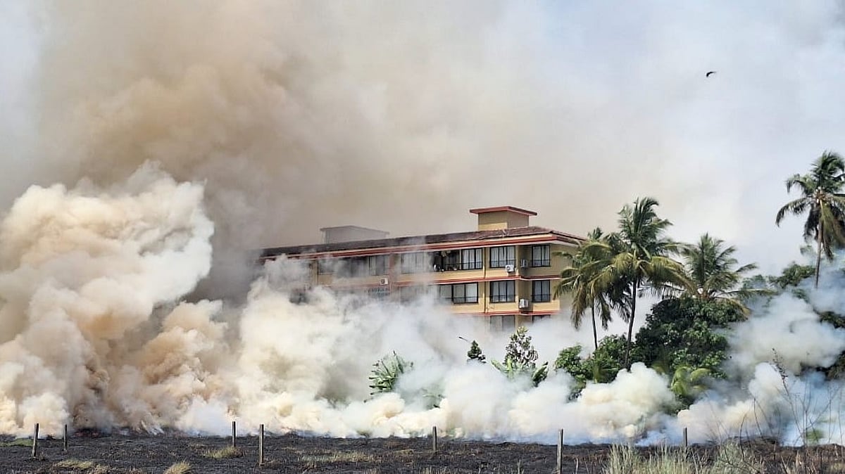 Caranzalem Fire Forces Residents to Relocate; Leader of the Opposition Blames Govt Inaction