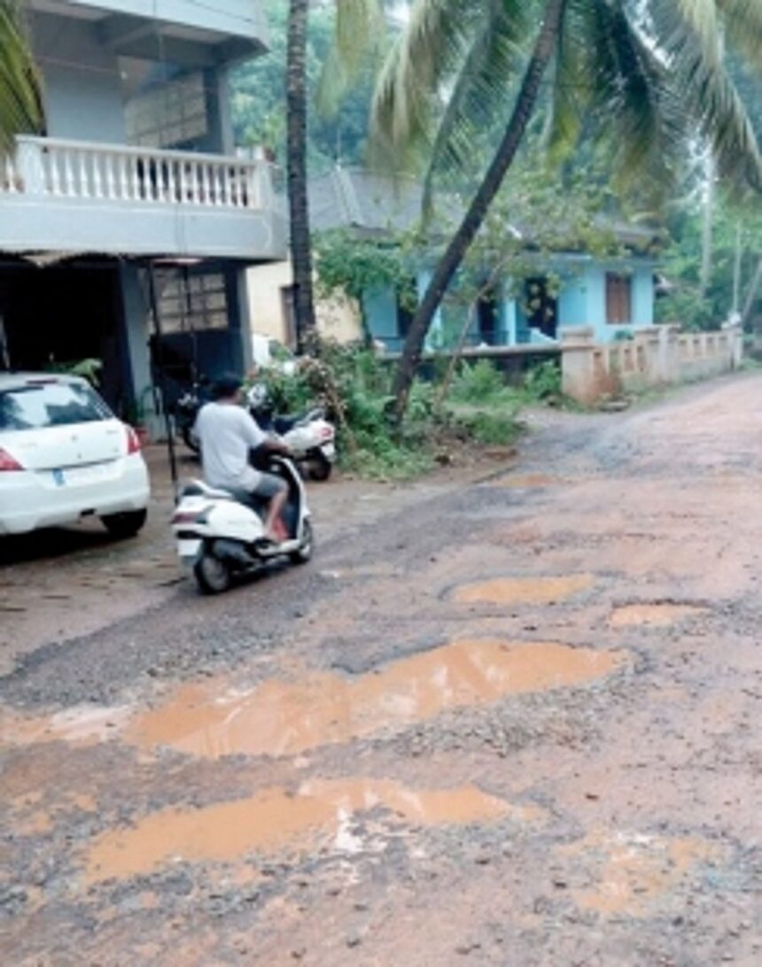 Caranzalem internal roads full of potholes