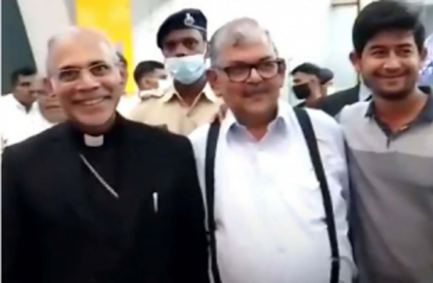 Cardinal Filipe Neri Ferrao arrives in Goa from Rome for the first time as a Cardinal