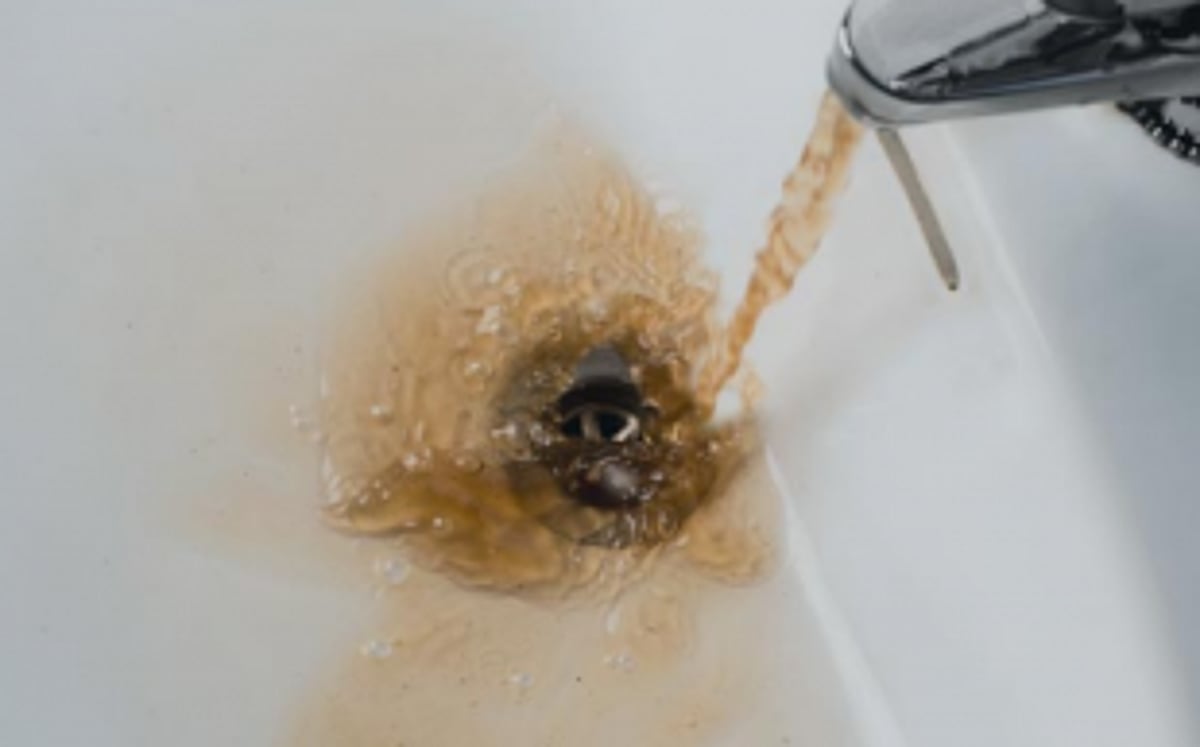 Carmona residents continue to suffer water woes