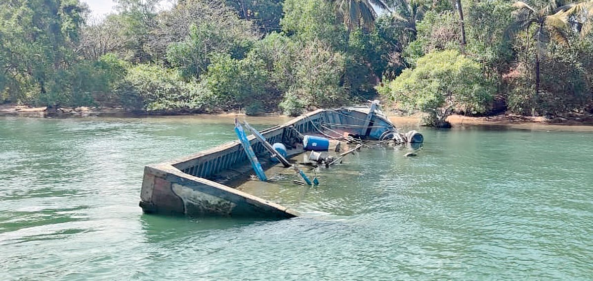 Cavelossim VP demands removal of submerged trawler from River Sal