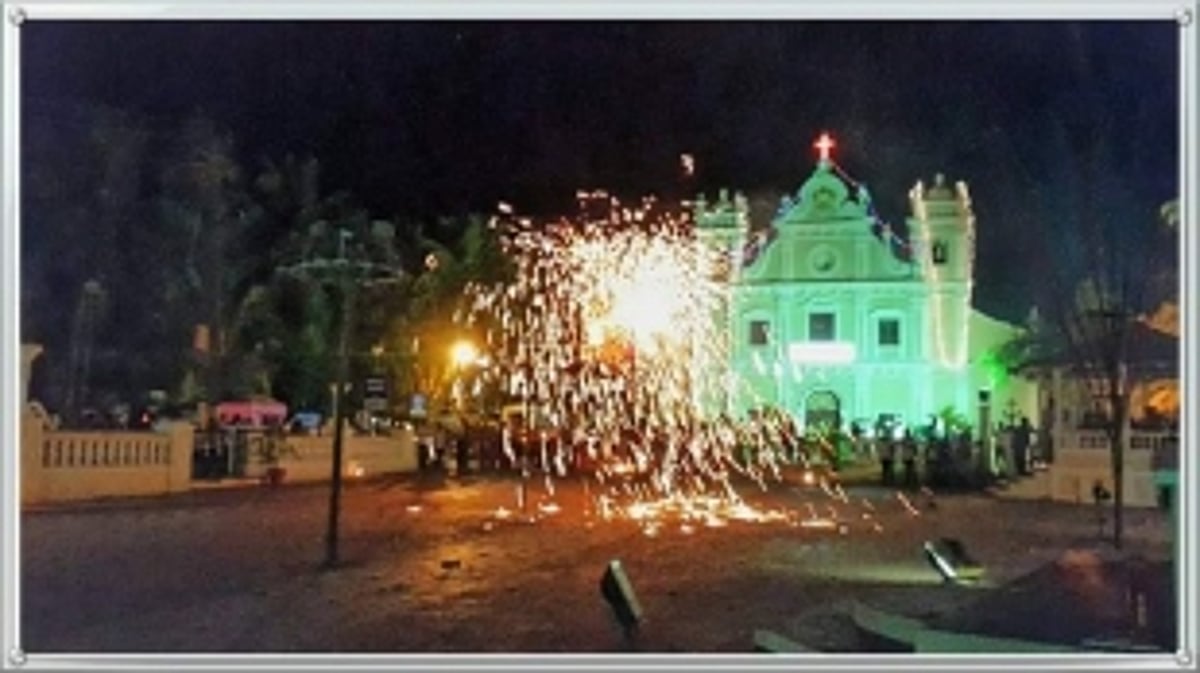 Cavelossim parishioners illuminate village for Holy Cross feast
