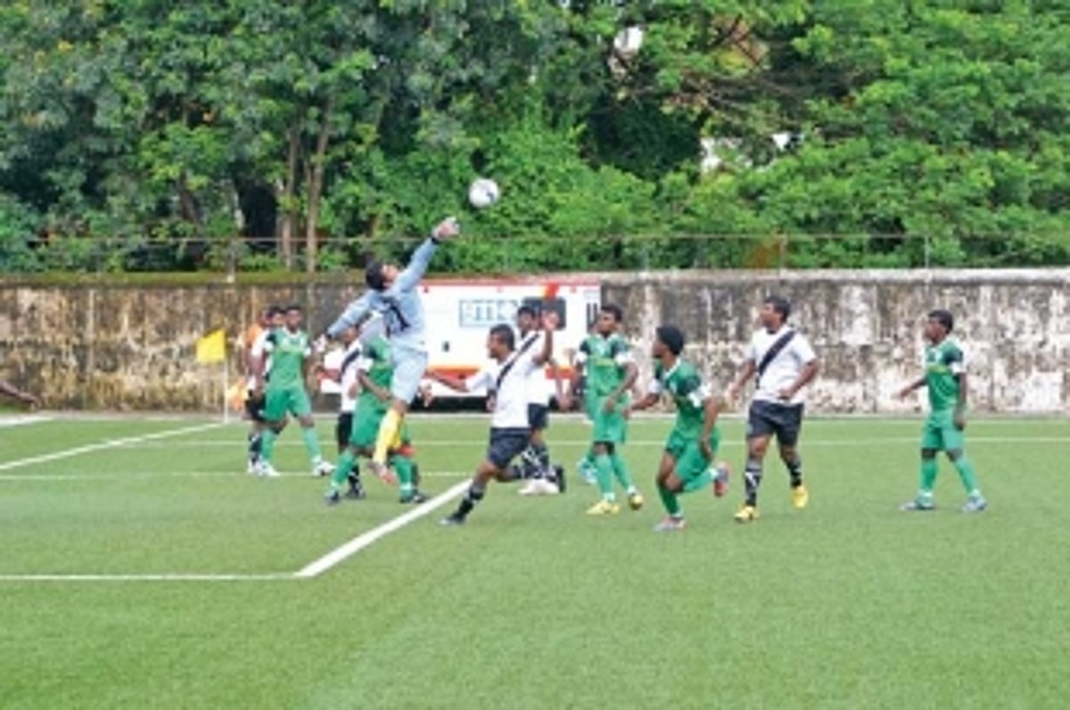 Cavelossim snatch three points