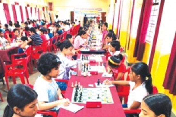 Chaitanya, Aarth , Saras, Shriya, Rachel and Jennica move into second round