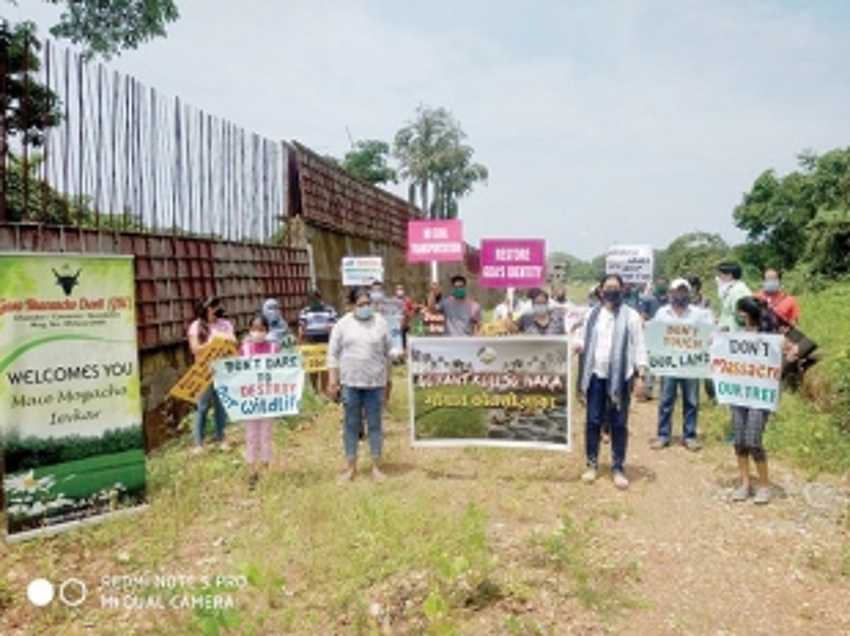 Chandor-Cavorim villagers protest railway double tracking & other coal related projects