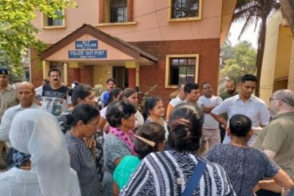 Chaos at Dona Paula; new police staff stop locals from passing the jetty road