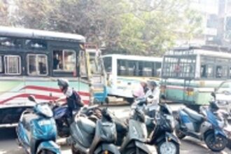Chaos reigns as private mini buses cause traffic snarls