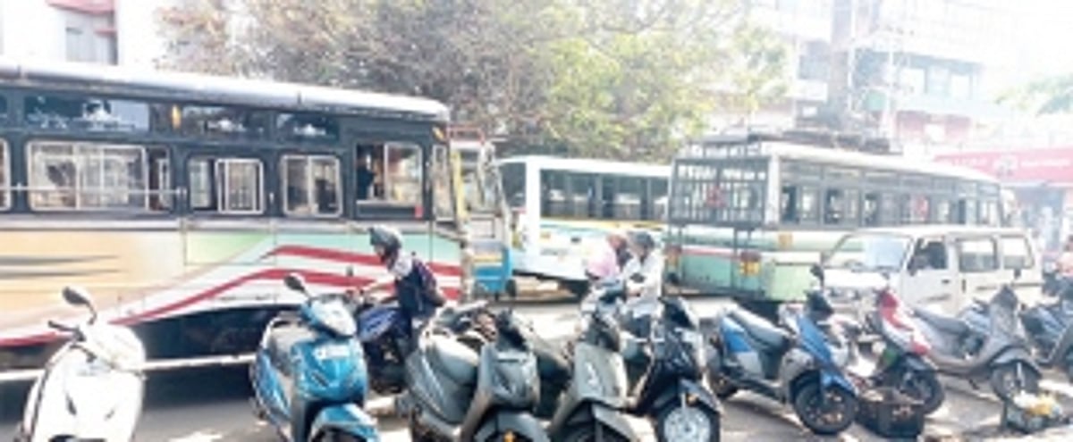 Chaos reigns as private mini buses cause traffic snarls