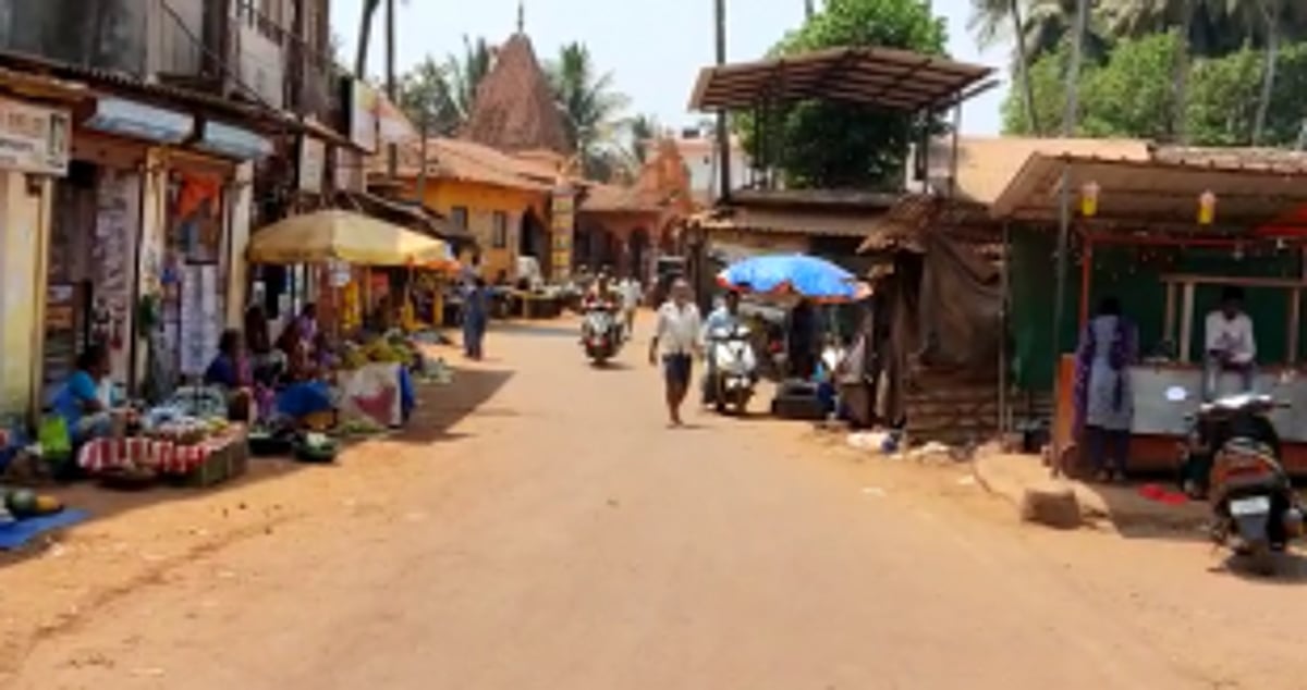 Chaotic Siolim Market is a complete mess