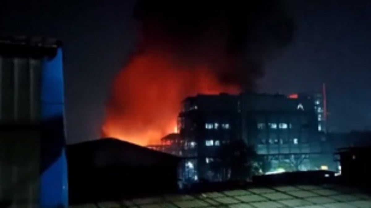 Chemical Factory Tragedy in Surat Claims Seven Lives, Leaves 24 Injured in Massive Blaze
