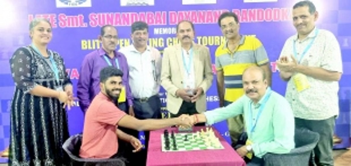 Chess: FM Ritviz leads