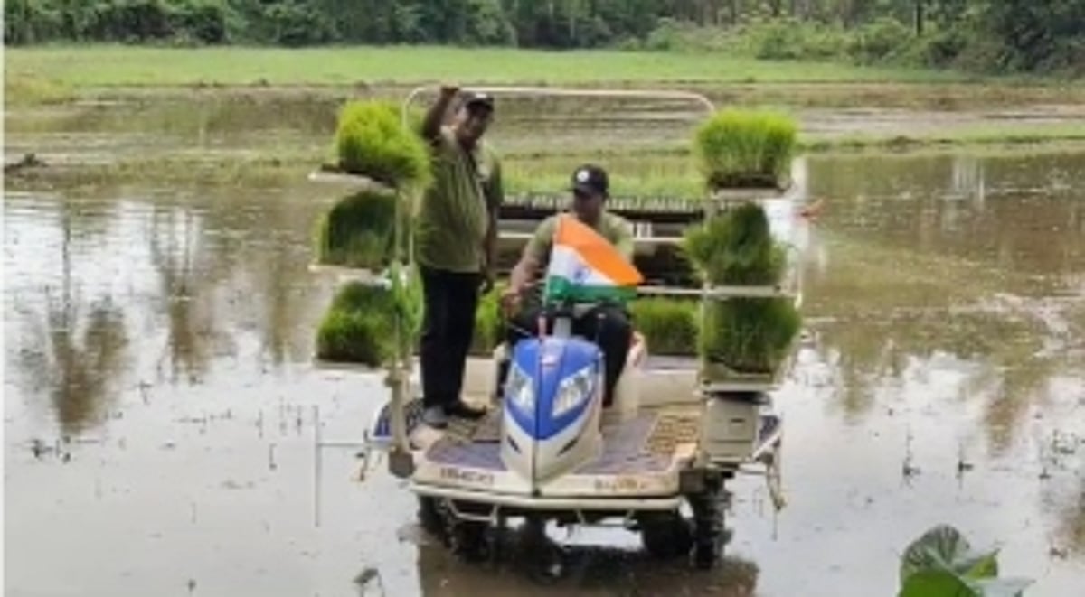 Chicalim Youth Farmers Club celebrate I-day with transplanting paddy