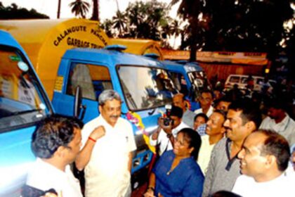 Chief Minister Manohar Parrikar discusses about garbage collection scheme