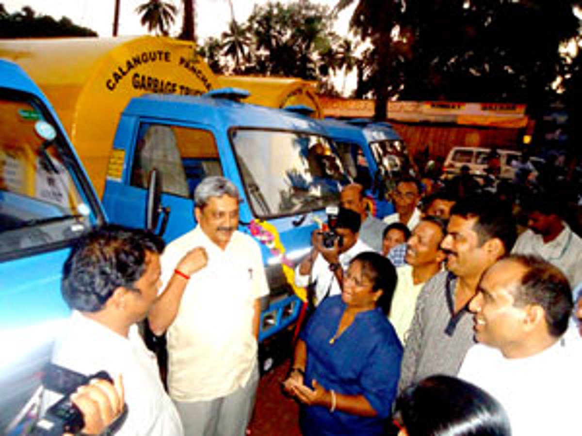 Chief Minister Manohar Parrikar discusses about garbage collection scheme