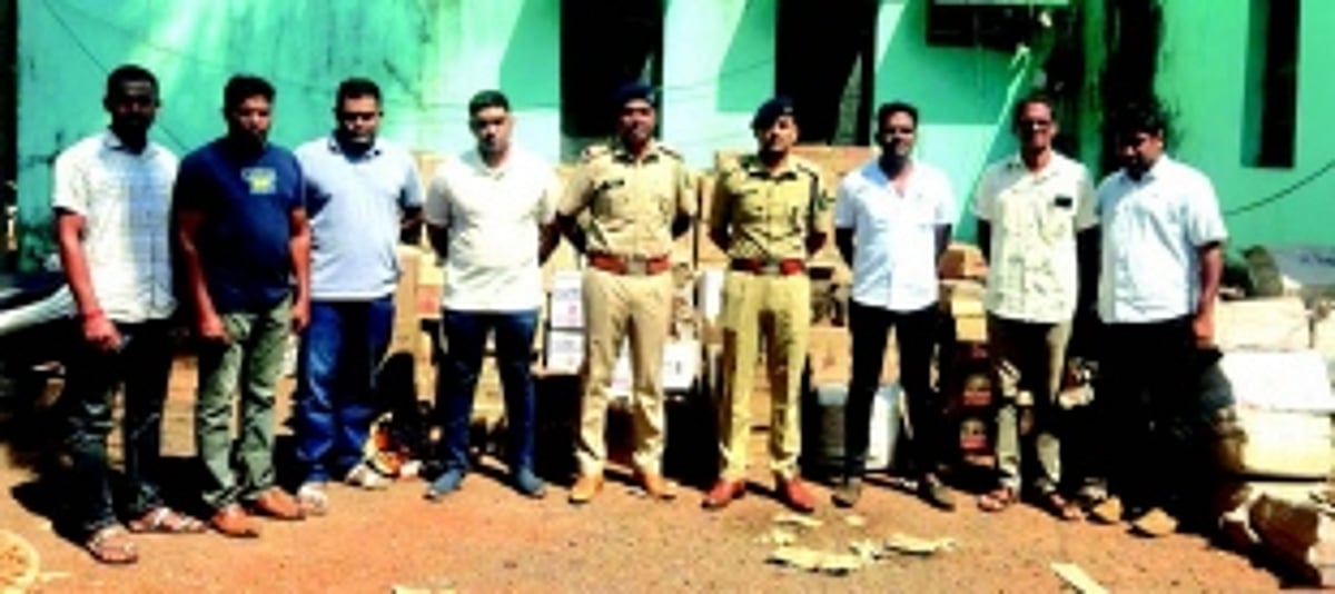 Chief Wildlife Warden, two Canacona panchayats vow  to put an end to nefarious liquor trade