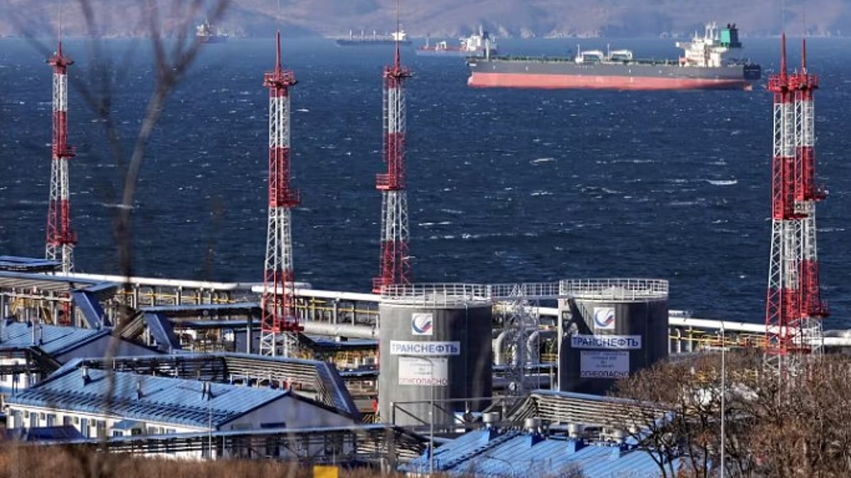 China Snaps Up Russian Crude Amid India’s Sharp Drop in Imports Following Trump’s Tariffs