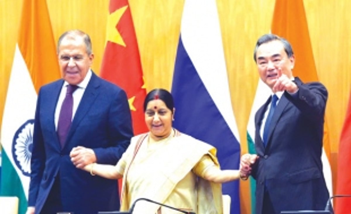 China handled Indian troops' ‘trespass’ into Dokalam with ‘restraint’: Wang Yi