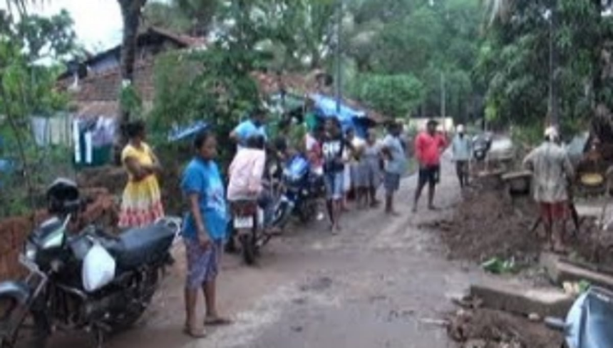 Chinchinim locals accuse minister of wasting public money 1 Chinchinim locals accuse minister of wasting public money