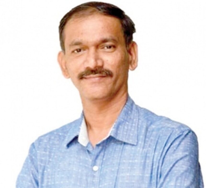 Chodankar hard at work interfering in the decision of the next leader of the opposition