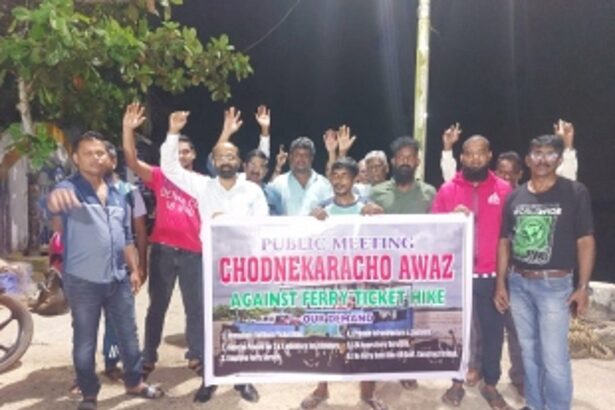 Chorao residents protest against ferry fees hike amidst long queues of vehicles