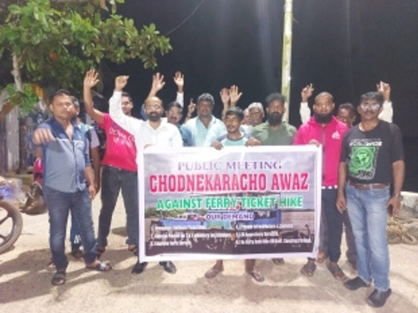 Chorao residents protest against ferry fees hike amidst long queues of vehicles