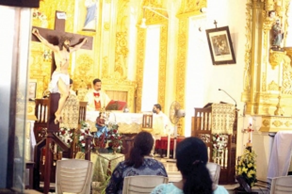 Church revokes dispensation from obligation of participating in Sunday Mass