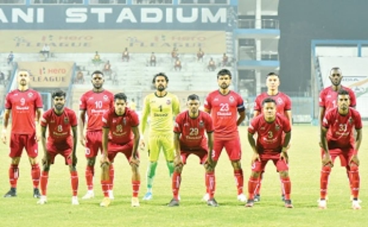 Churchill Bros slip to second spot