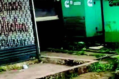 Citizens forced to trudge through sewage outside Osia Complex