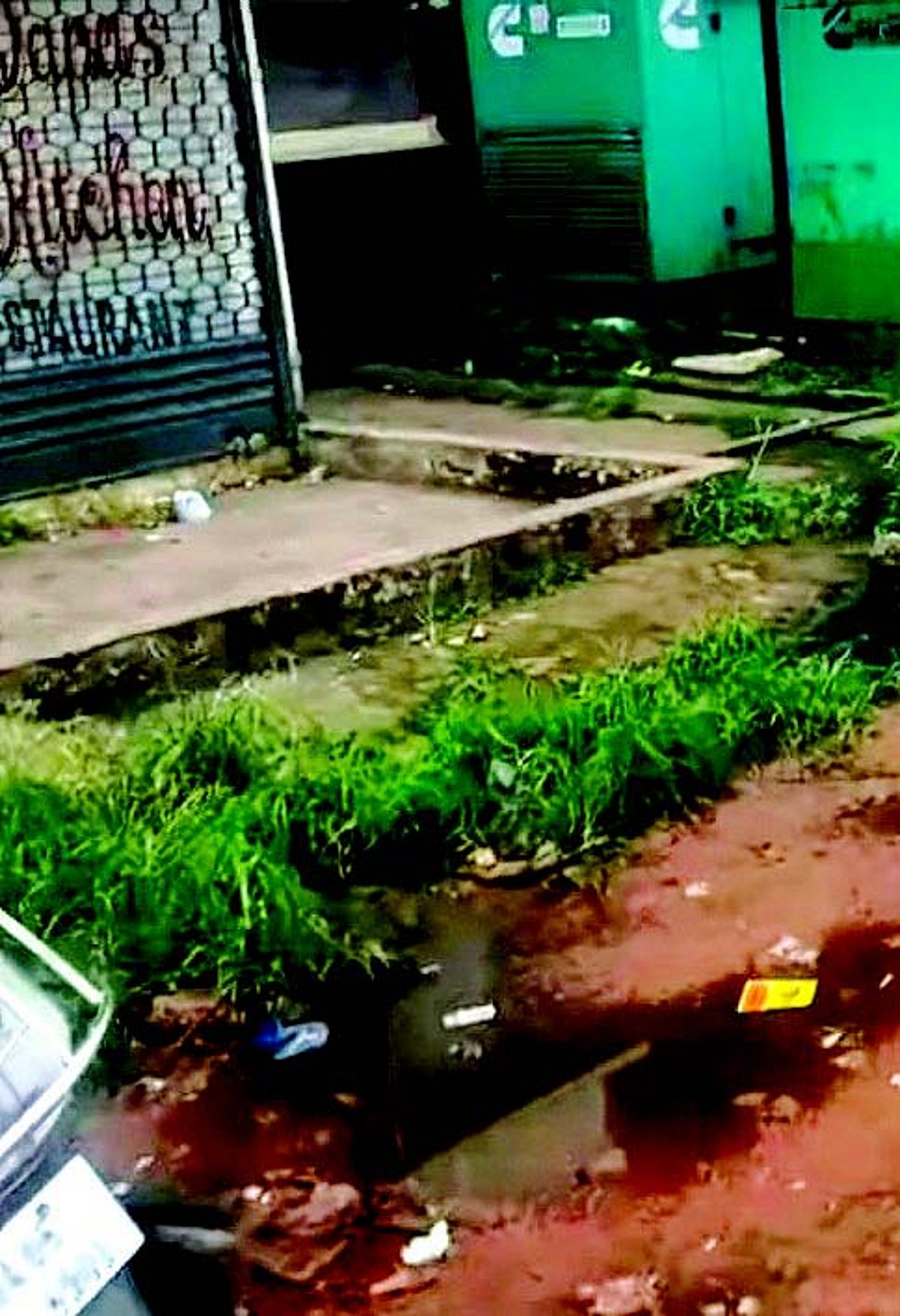 Citizens forced to trudge through sewage outside Osia Complex