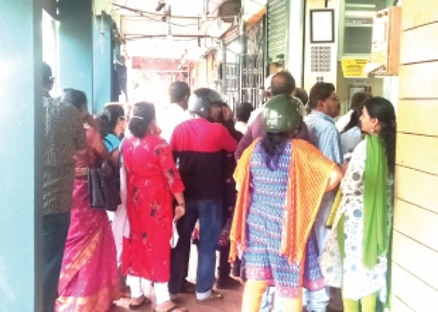 Citizens scrambling to complete  PAN-Aadhar link cry foul about steep fine, want deadline extended