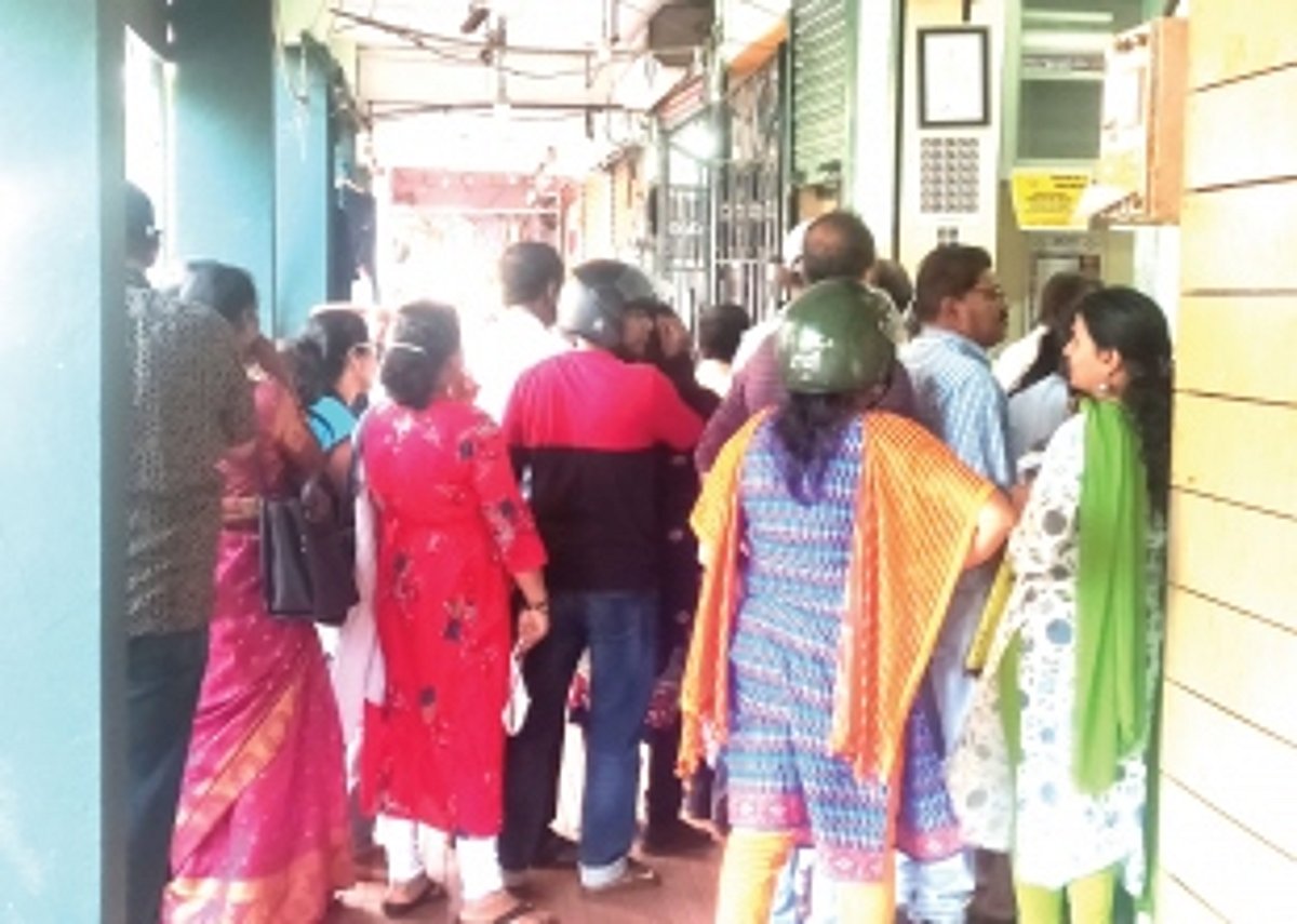 Citizens scrambling to complete  PAN-Aadhar link cry foul about steep fine, want deadline extended