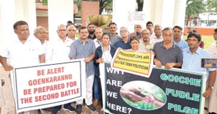 Citizens slam Congress MLAs 1 Citizens slam Congress MLAs