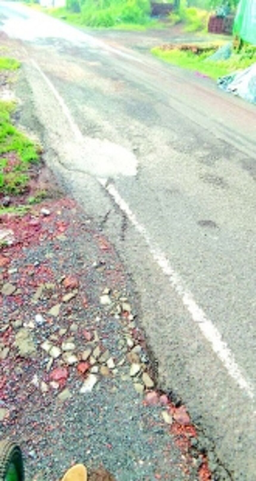 Citizens threaten protest as Manora-Nuvem road conditions worsen, posing safety risks