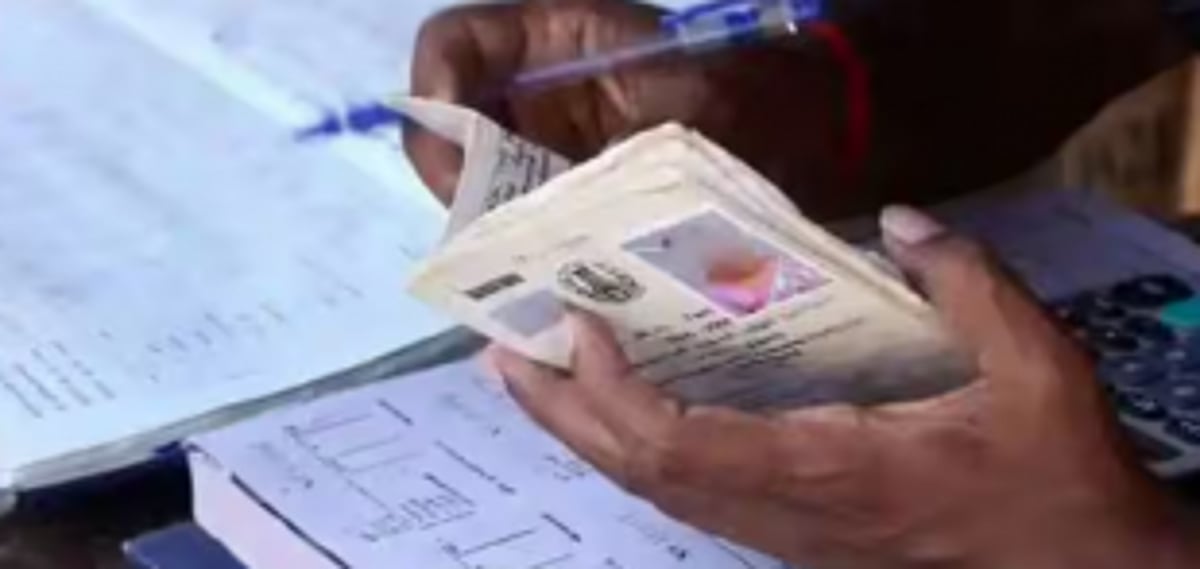 Citizens with income above Rs 5L directed to surrender ration cards