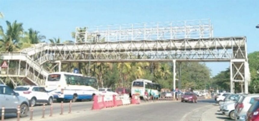 City Corp shuts access to unsafe foot overbridge at Miramar