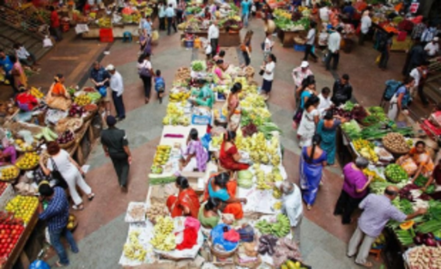 City mayor conducts market inspection