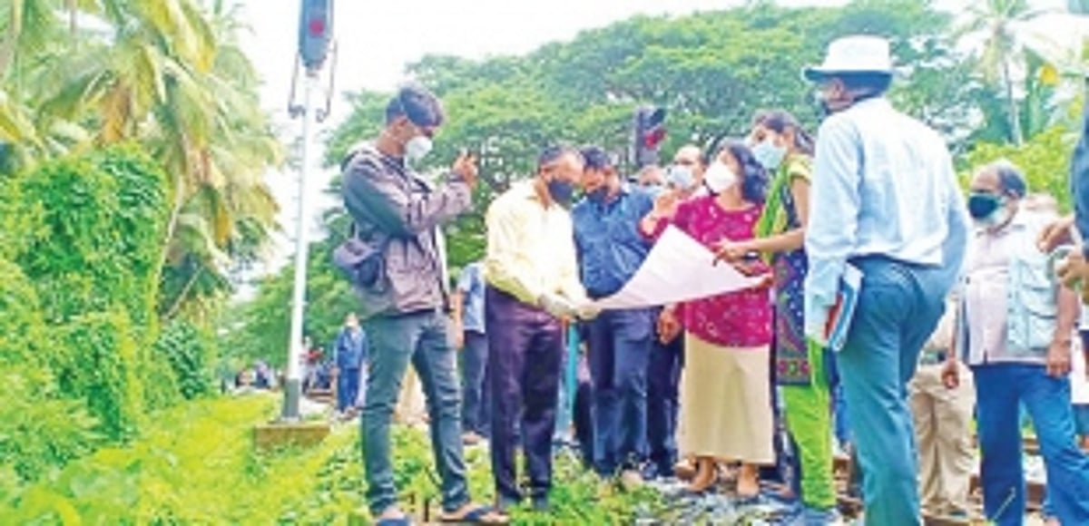 Civil society, politicians come on  track, as people’s agitation ignites