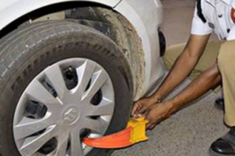 Clamp wrongly   parked two wheelers too