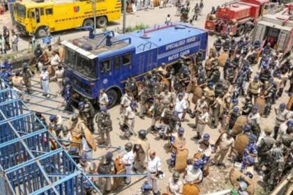 Clashes in Kolkata as Police Lathi-Charge Protestors in RG Kar Rape Case March