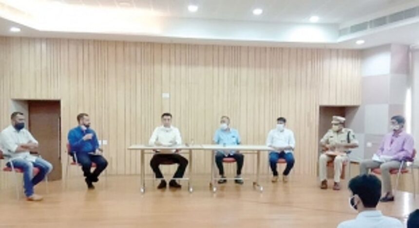Clear workload in 2 months: CM to govt officials from Mormugao 1 Clear workload in 2 months: CM to govt officials from Mormugao