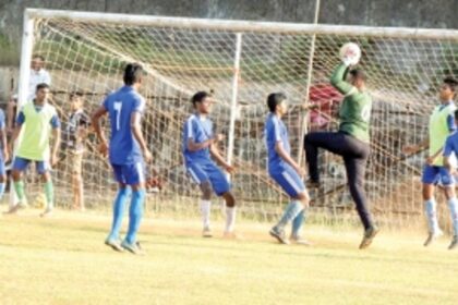 Clinton double leads Navelim into quarters