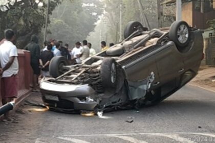 Close Call: Tourist Vehicle Crashes into Anjuna School Wall, Holiday Prevents Disaster