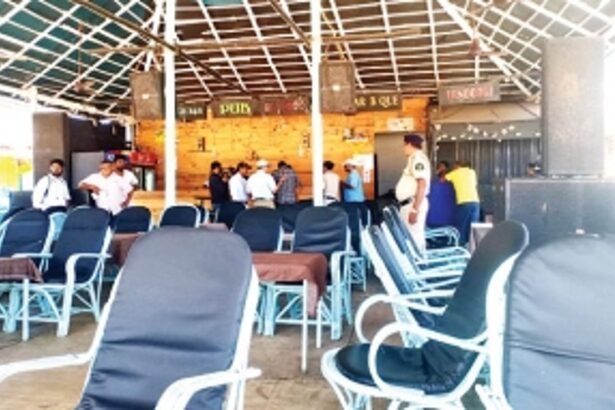 Closing of around 160 beach shacks recommences at Calangute-Candolim