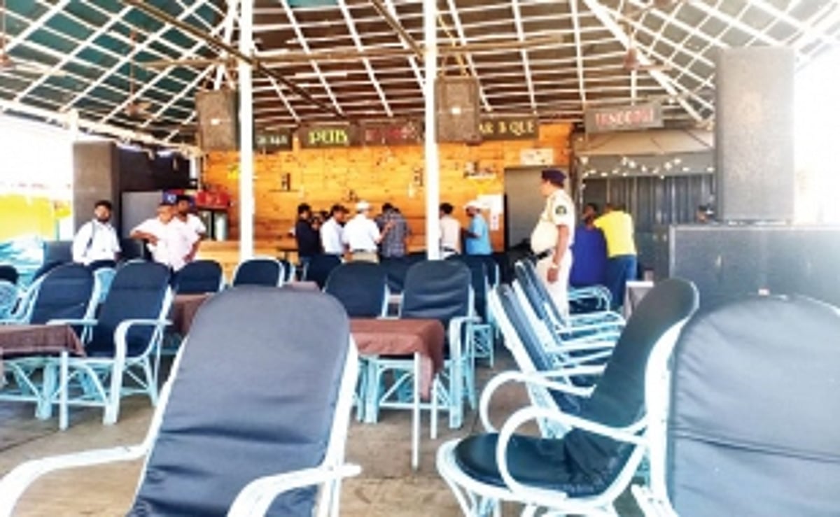 Closing of around 160 beach shacks recommences at Calangute-Candolim