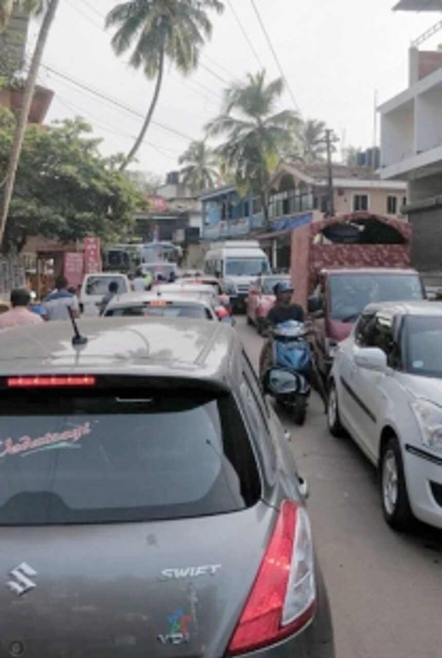 Coastal roads struggling to cope with flood of tourists