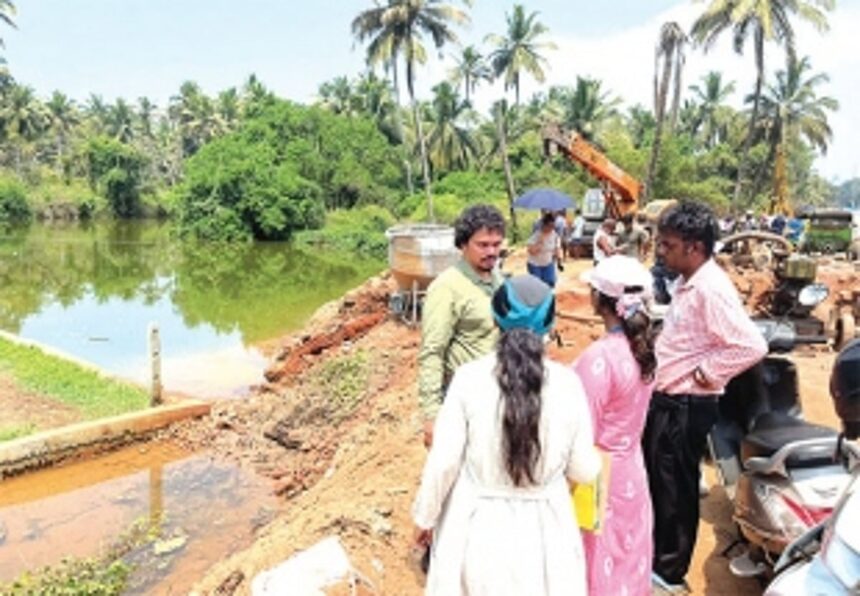 Coastal zone authority inspects Railway’s controversial expansion work, blocked drains near creek in Velsao 1 Coastal zone authority inspects Railway’s controversial expansion work, blocked drains near creek in Velsao
