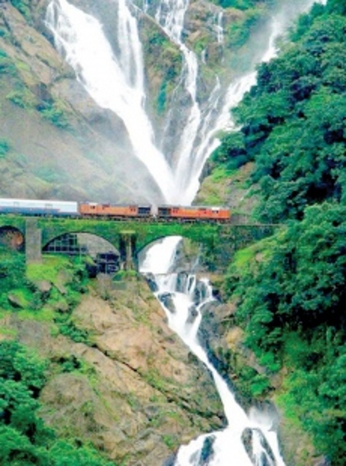 Collem jeep operators wait for SOP  to start tourism season at Dudhsagar